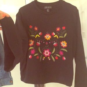 BELL-SLEEVED Embroidered Crew Neck